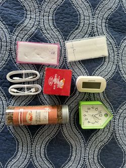 A set of different items. 8 pieces.