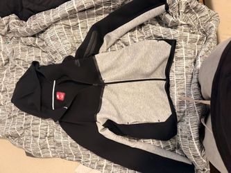 Nike tech size m