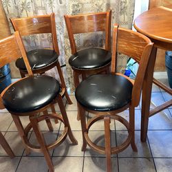 Dining Table and 4 Chairs