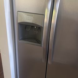 Frigidaire Fridge