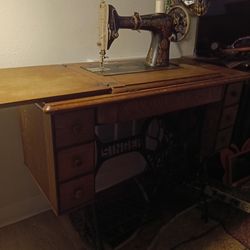 1937 Singer sewing machine with cabinet