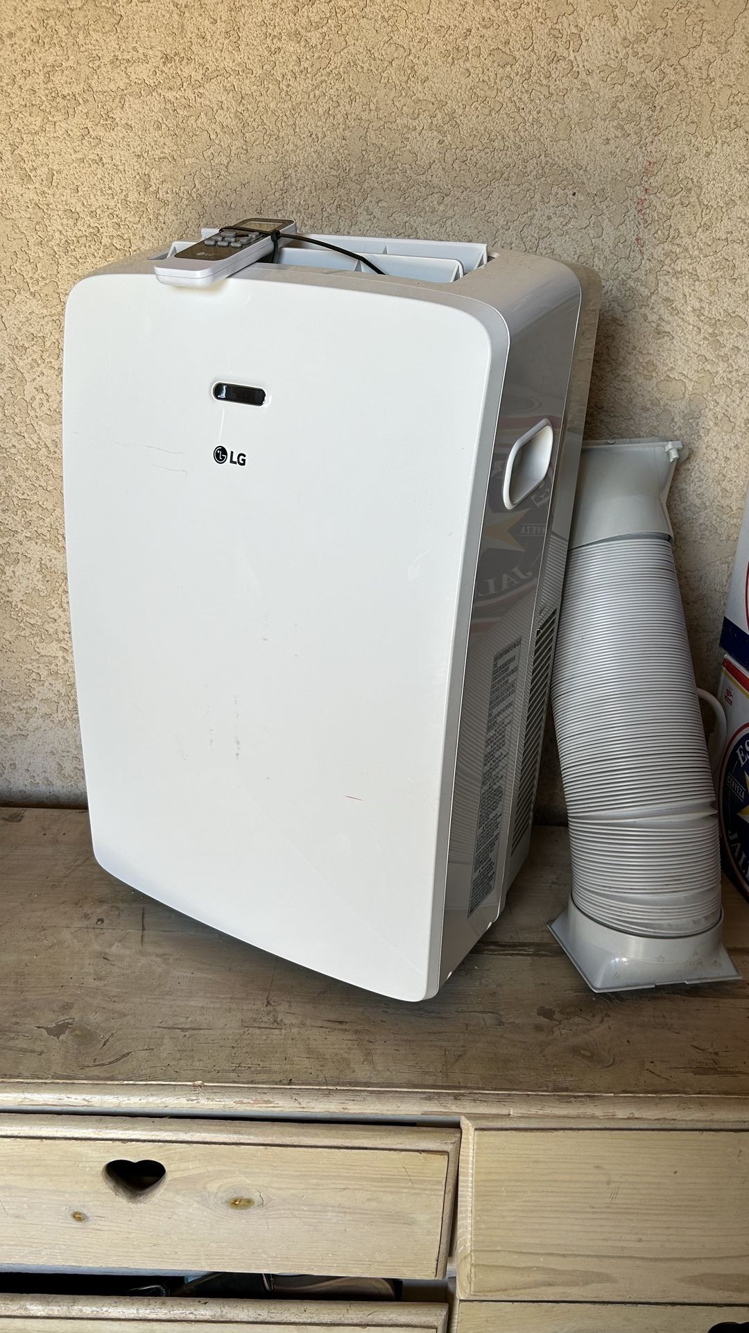 LG 10.200 Btu Air Conditioner Like New 