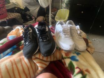2 Nike air max size 11