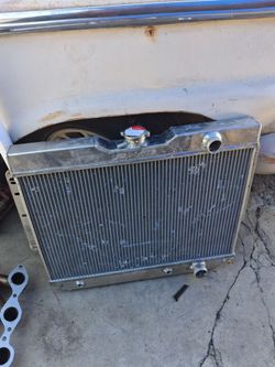 CHEVY IMPALA ALUMINUM RADIATOR!!! 100$