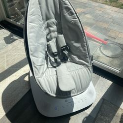 4 moms Swing/Rocker - Electric