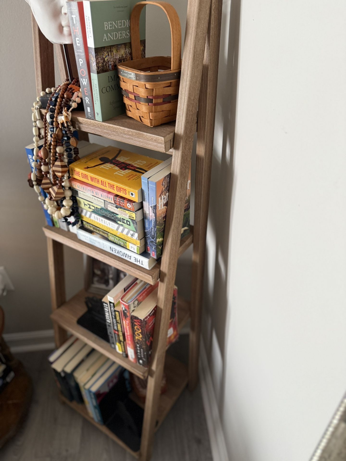 4-Tier Leaning Wood Bookshelf – Modern Minimalist Storage