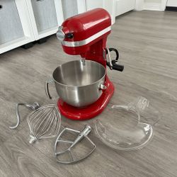 KitchenAid Artisan 6-Quart Stand Mixer - Red (Like New)