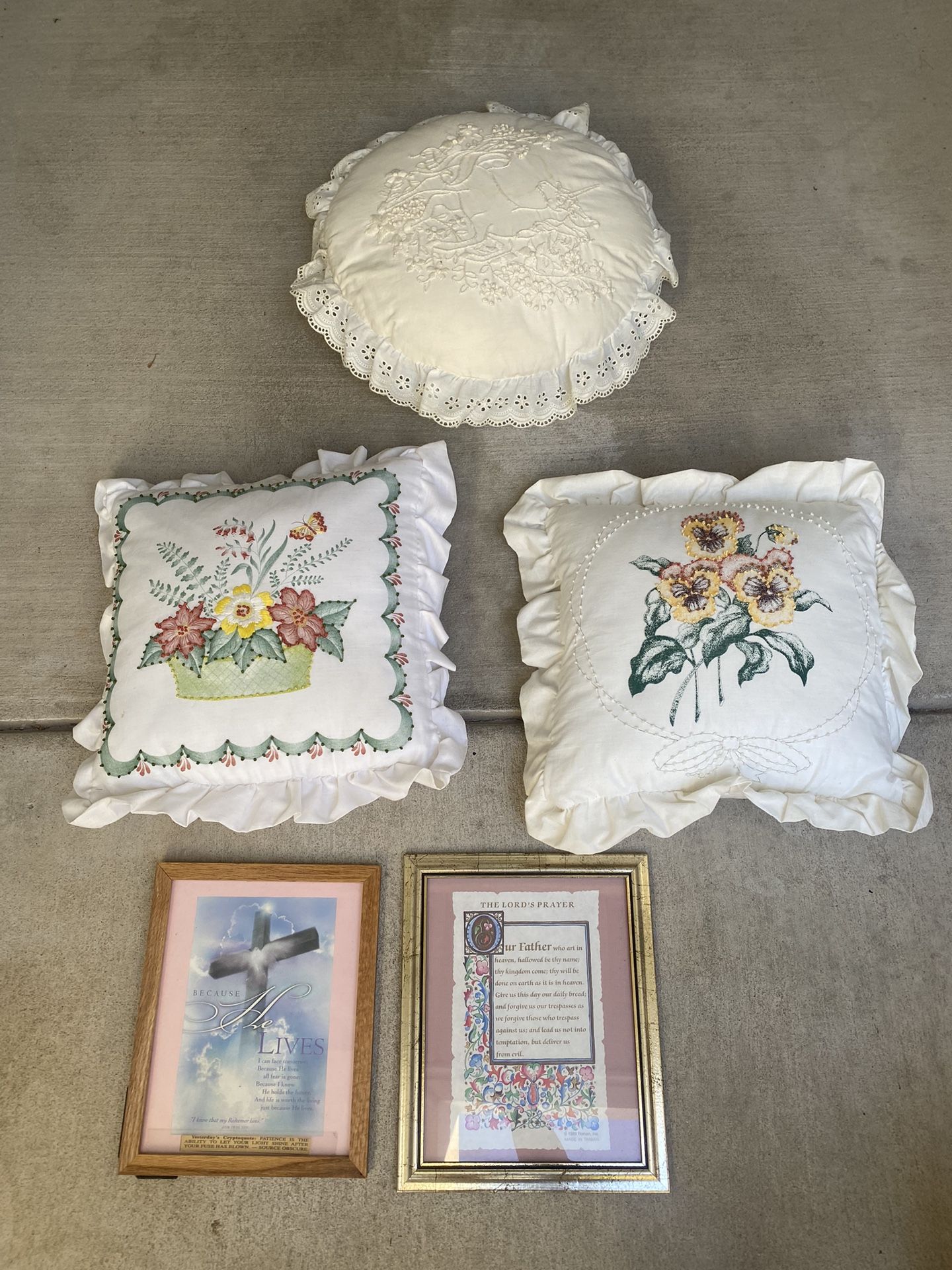Vintage Pillows And Decoration Frames
