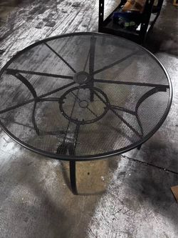 36" Round Steel Mesh Outdoor Cafe Table