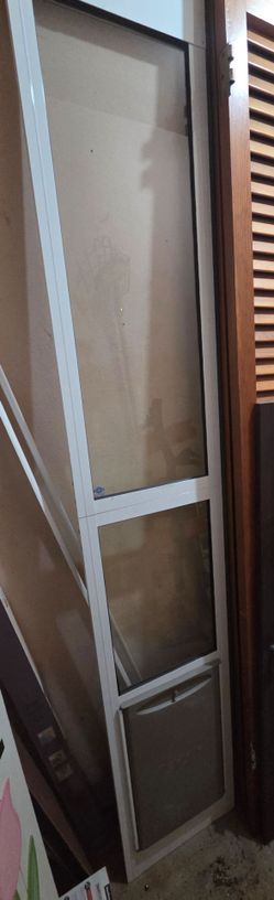 Sliding glass pet door