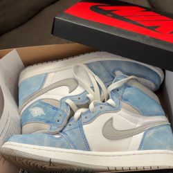 Hyper Royal/white Ones 