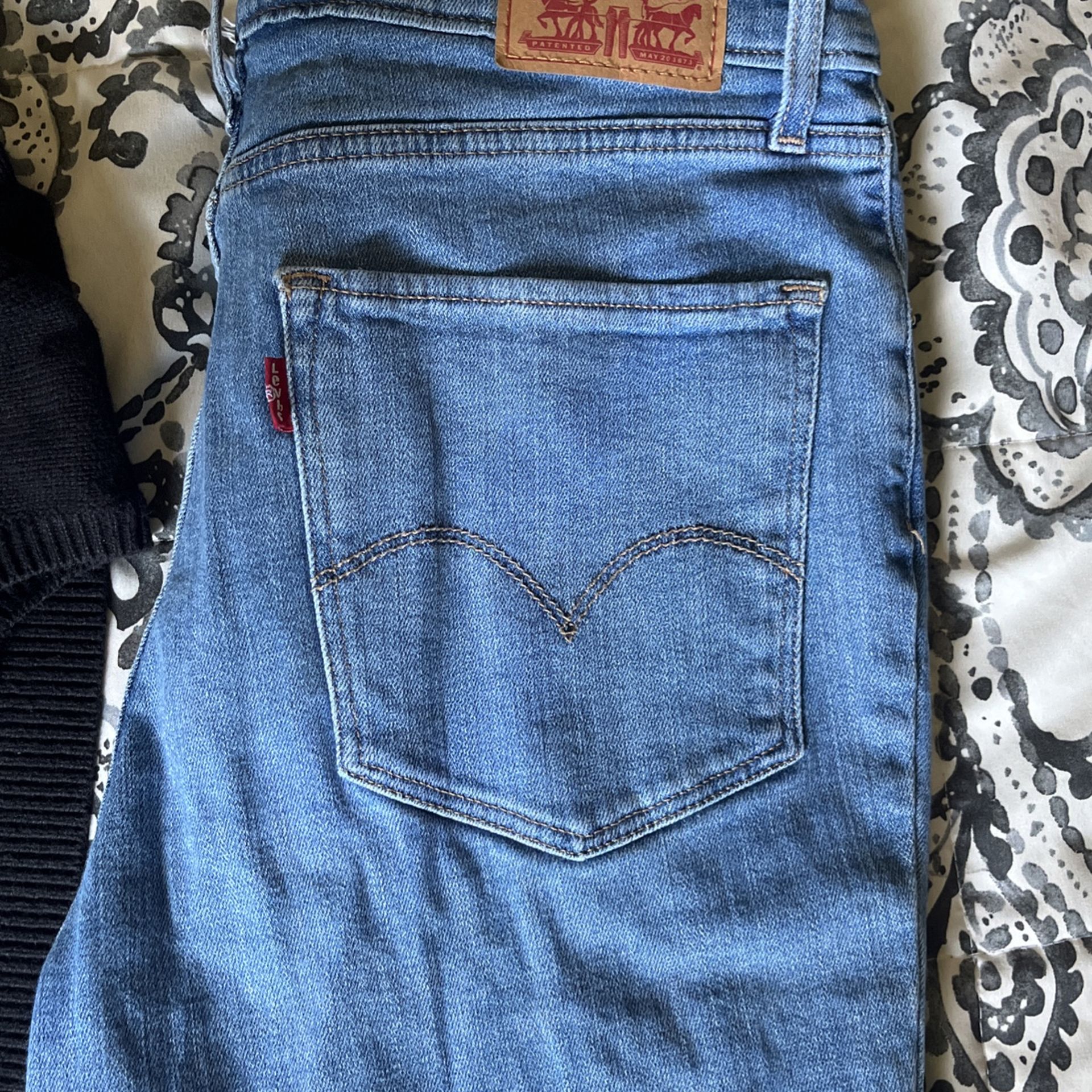 Levis