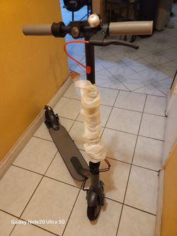 Brand new electrical scooter w light rechargable interested only