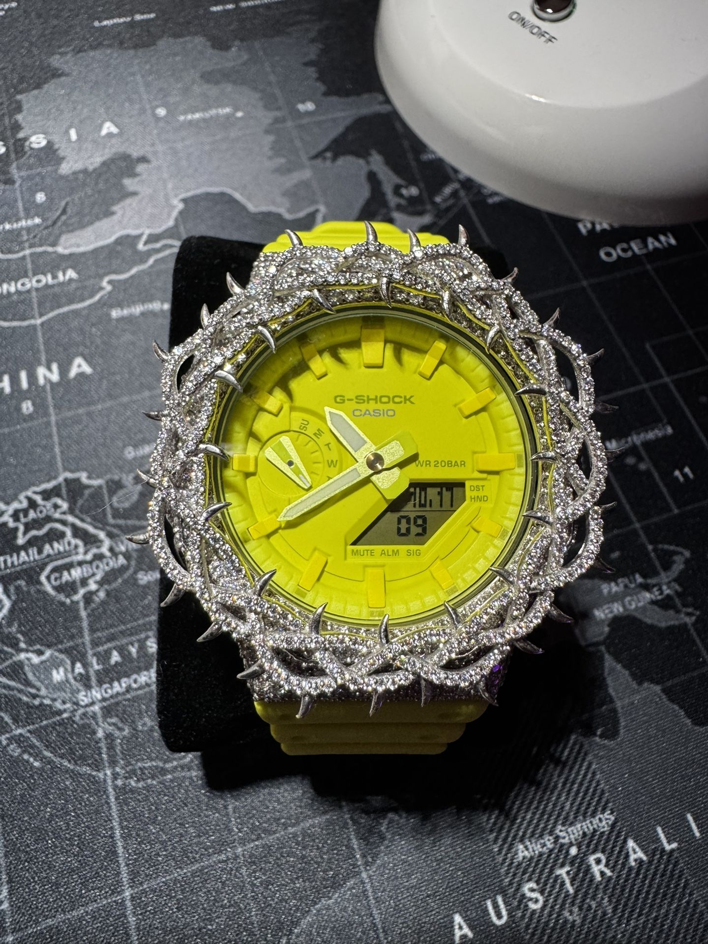 VVS Thorn moissanite G-Shock