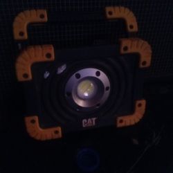 CaT Work Lamp Works But Needs Charger !!  Great Buy $25 Takes It