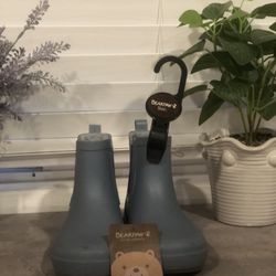 BEARPAW🐻 Rain Boots Size 1