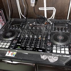 Denon MCX8000 W/ Flight Case