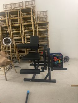 Leg extension machine