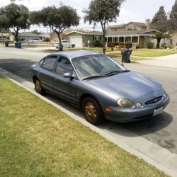 1999 Ford Taurus 