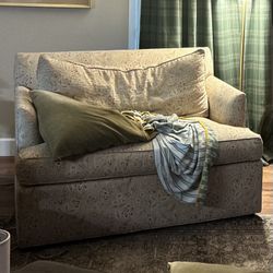 Ethan Allen Oversized Chair With Hideaway Bed 