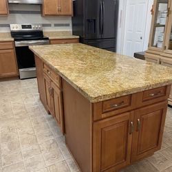 Quartz 2inch - Countertop And Island Cabinets