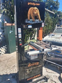 GRIZZLY G0513ANV 17" BANDSAW!! LIKE NEW!!450$