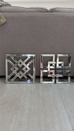 Mirrored decor