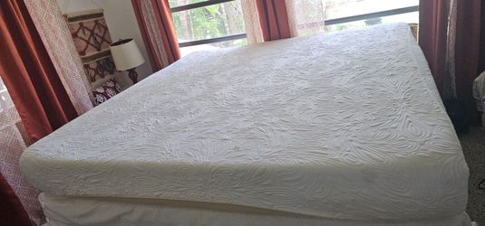 King size bamboo memory foam mattress $99 obo