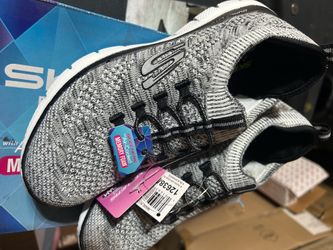 Sketchers Size 6 Women's Shoes Bungee Slip Walking Running Athletic Zapatos de Mujeres