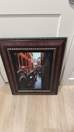 Vibrant  painting  of  a Venice canal  scene