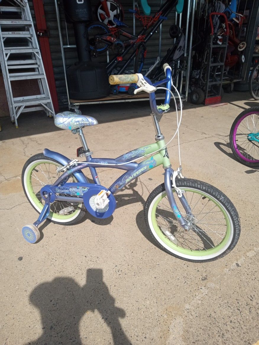 Girls Avigo 18 inch bike with training wheels