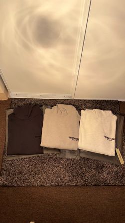 Essential hoodie