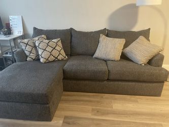 Broyhill sofa with online chaise