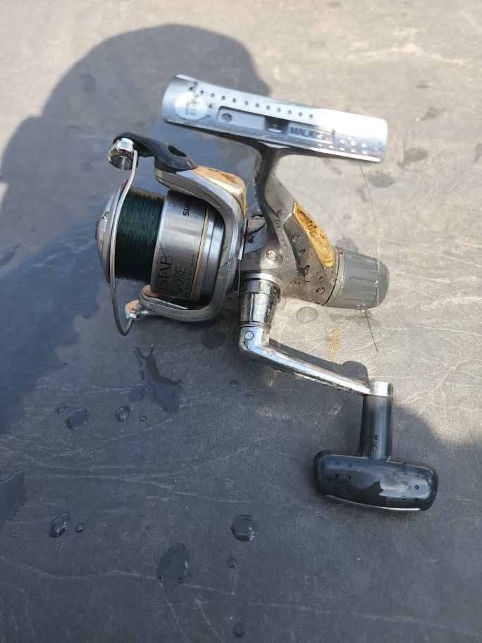 Nice Shimano Sidestab 2500 RE Spinning Reel