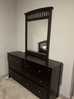 Bed Set - Queen Size 