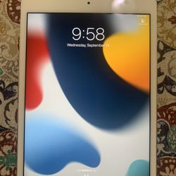 Apple iPad Mini 4th Generation 128GB Unlocked Like New!