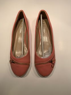 BRAND NEW  Women’s Flats 