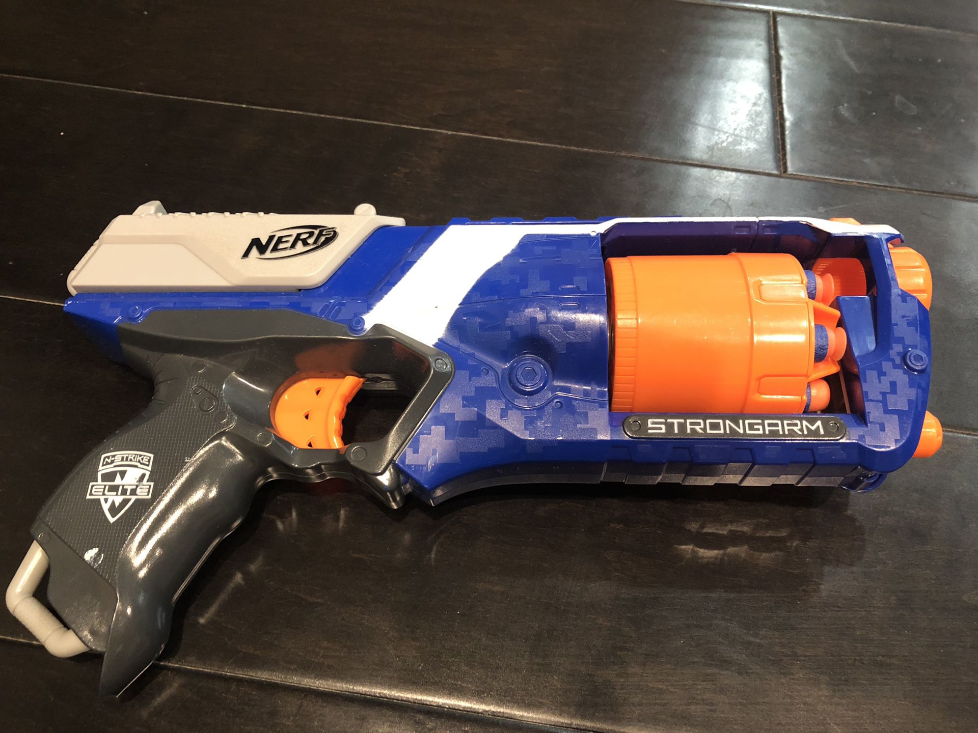 Nerf Gun (with bullets)