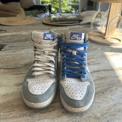 Nike Air Jordan 1 Retro High OG “Hyper Royal” - Size 9