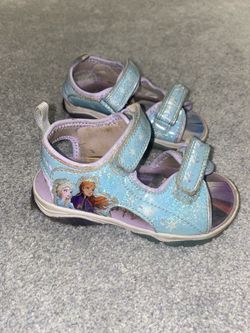 Disney frozen two toddler girl light up sandals size 8