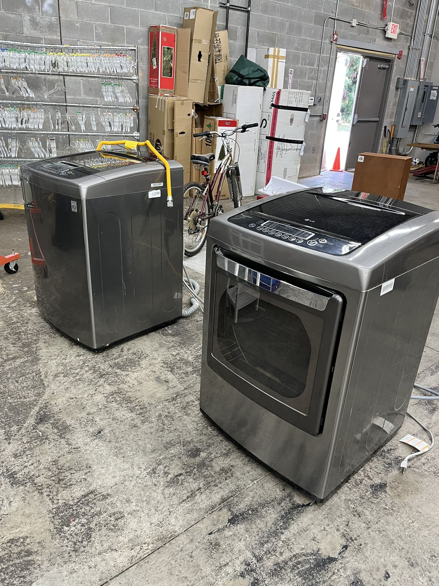 Washer Dryer Set. Must Pick Up