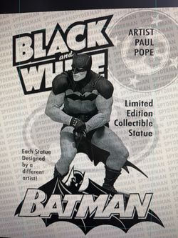 Batman black and white statue  Paul pope le