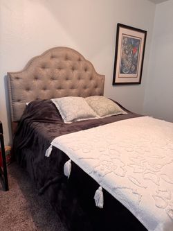 Queen size bedroom set