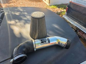 K&N cold air intake  with reusable  filter in good used condition fits 99 to 07 chevy  trucks