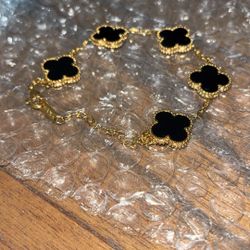 Van Cleef clover bracelet