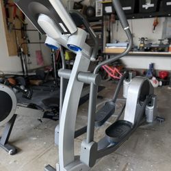 Life Fitness X7 Elliptical w/Whisper Stride Tech