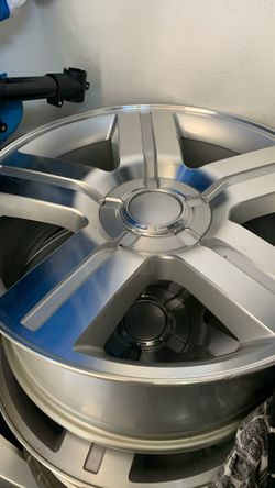 4 22” Texas Rep Rims 5lug Chevy