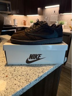 Travis Scott x Air Jordan 1 Retro Low OG SP 'Velvet Brown' size 12