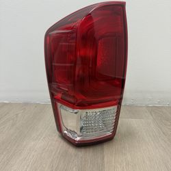 2016 - 2019 Toyota Tacoma Left Driver Side Rear Tail Light Tail Lamp Taillight 
