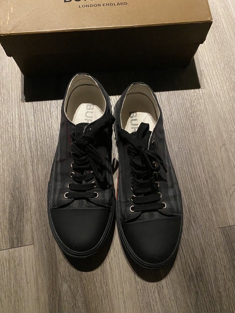 BURBERRY SHOE